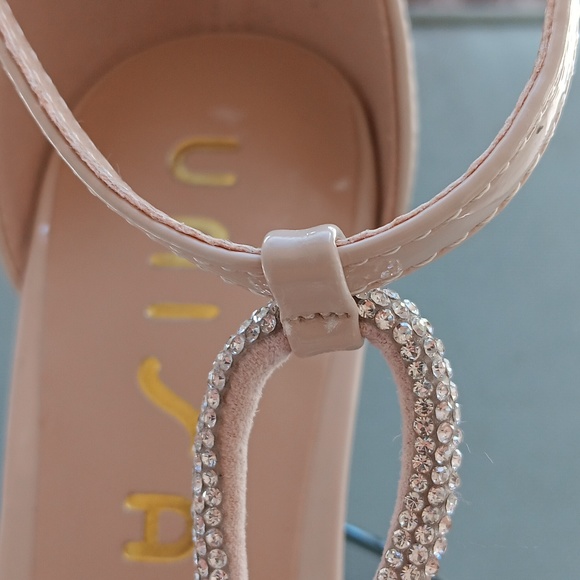 NWOT.Evening or dinner shoe size 9.5.Sand Patten leather.UNISA - Picture 4 of 7